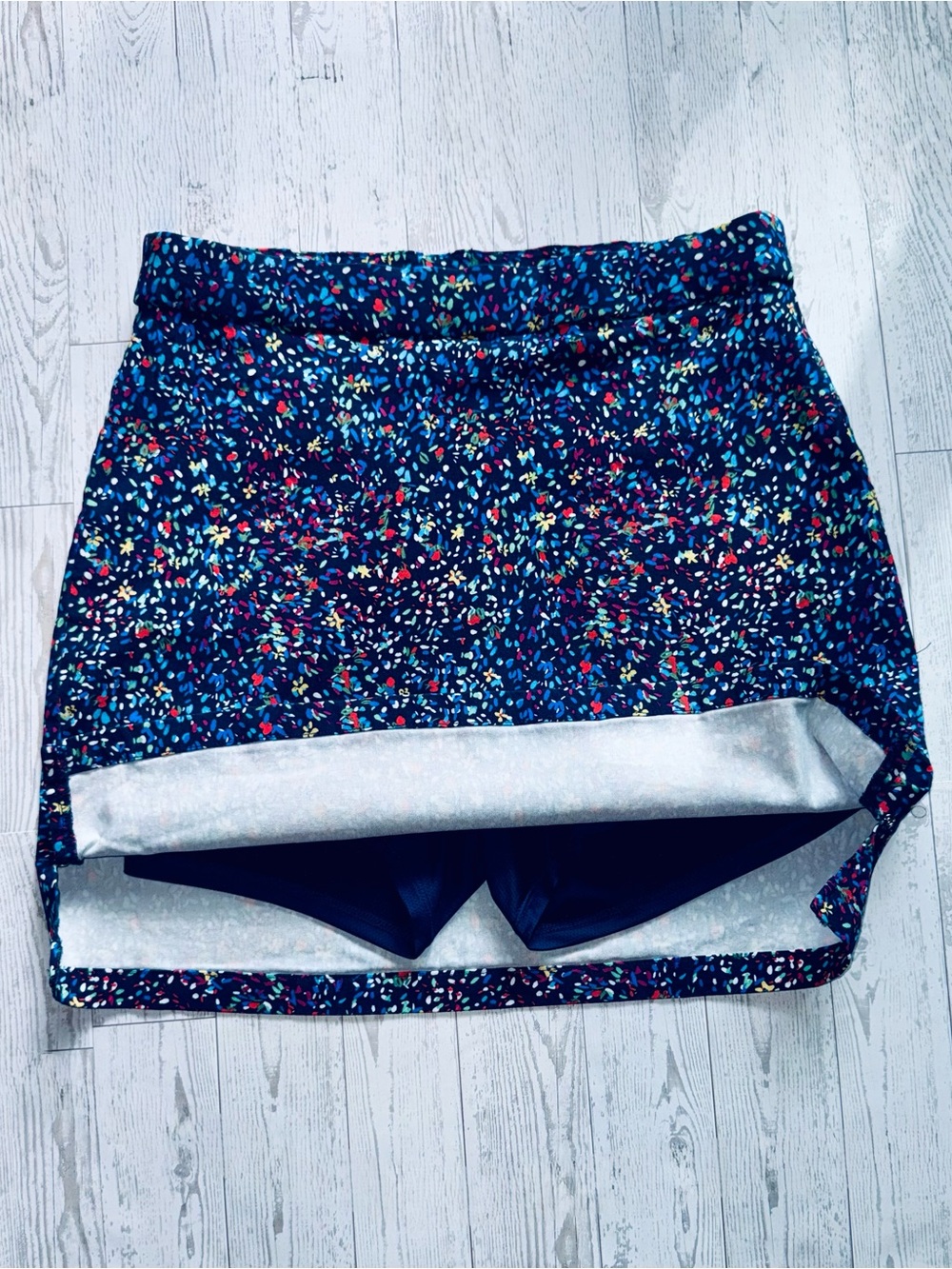 Royal Blue Floral Mini Skort - Size Medium - Picture 2 of 10
